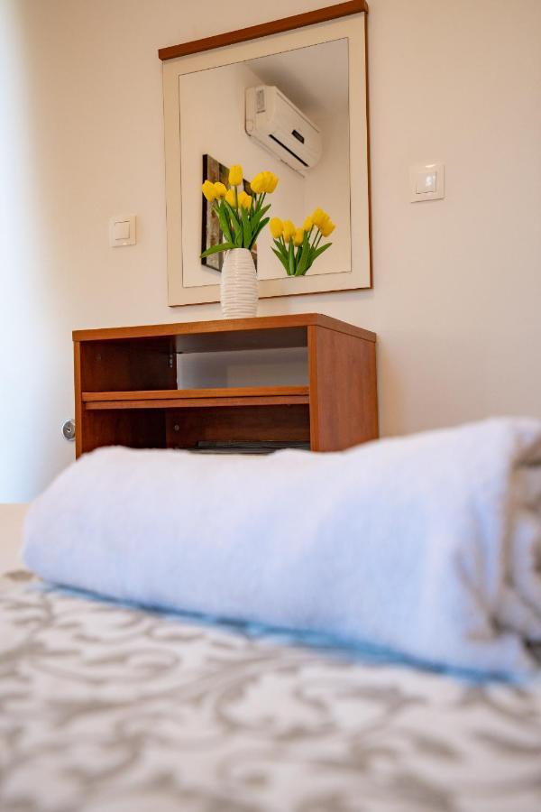 Rooms Magnolia With Pool Novalja Eksteriør bilde