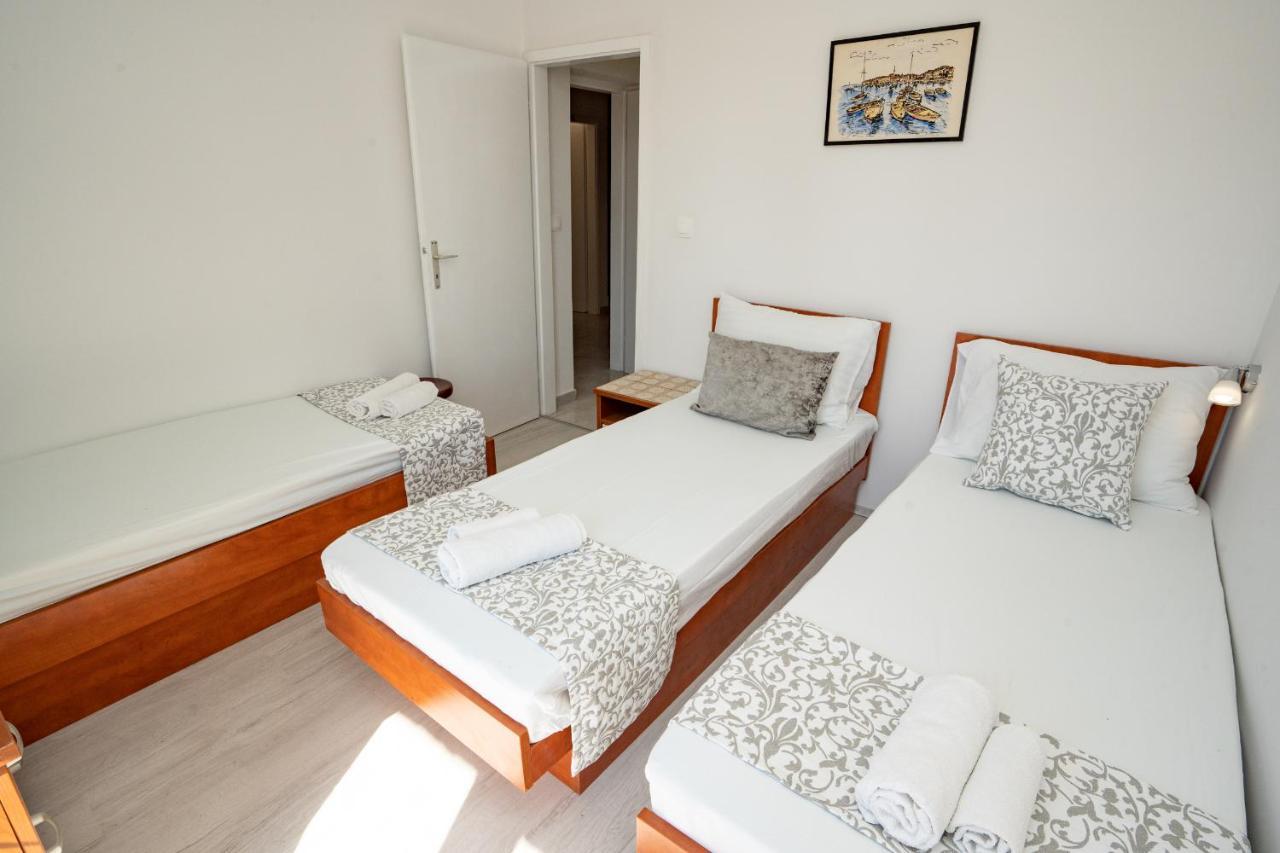 Rooms Magnolia With Pool Novalja Eksteriør bilde