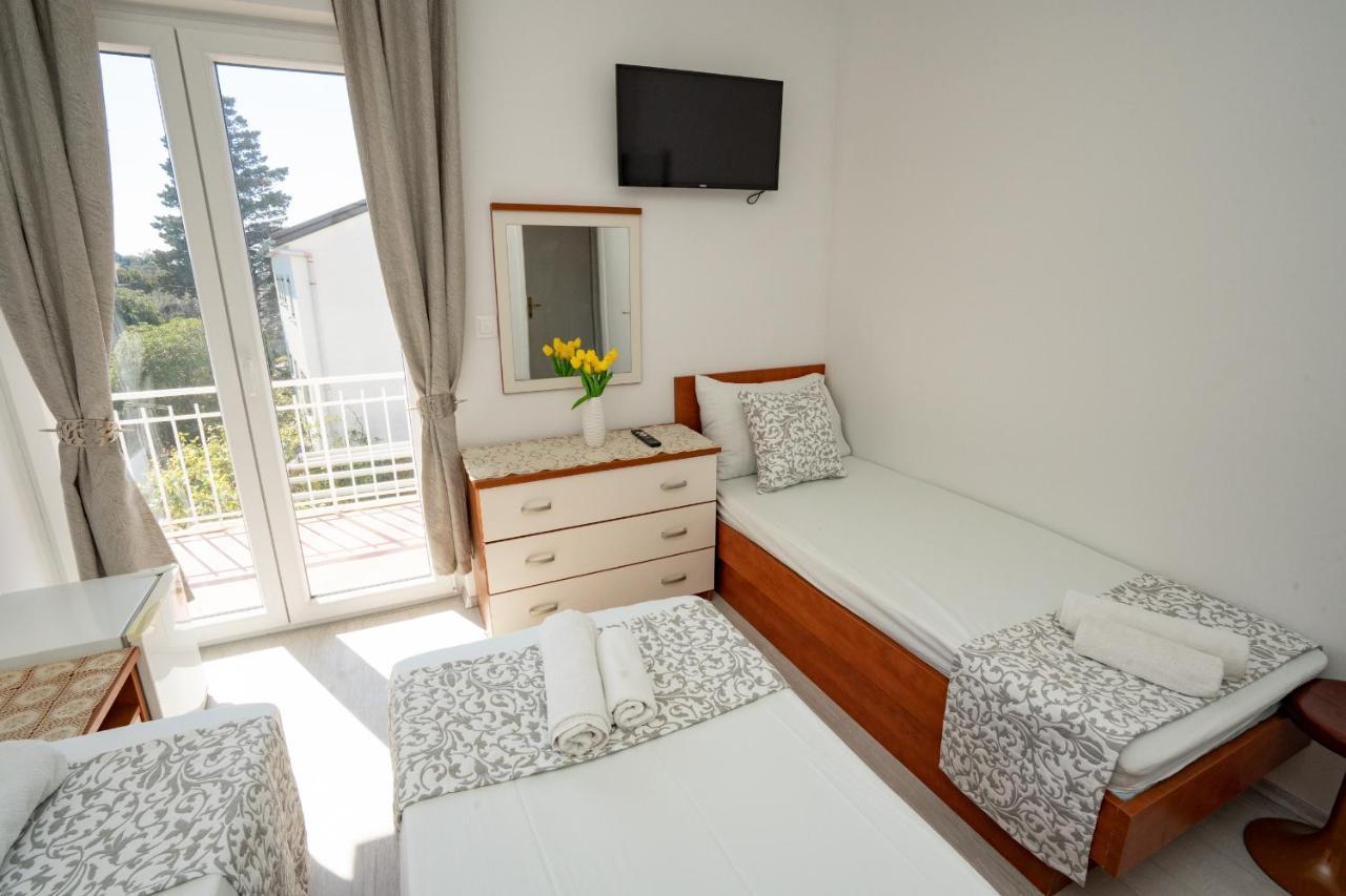 Rooms Magnolia With Pool Novalja Eksteriør bilde