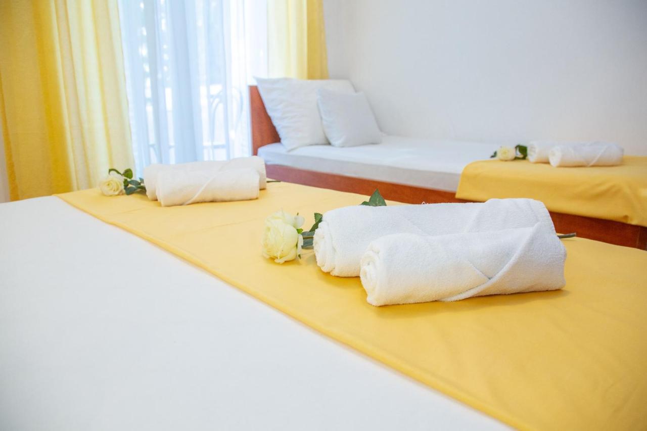 Rooms Magnolia With Pool Novalja Eksteriør bilde