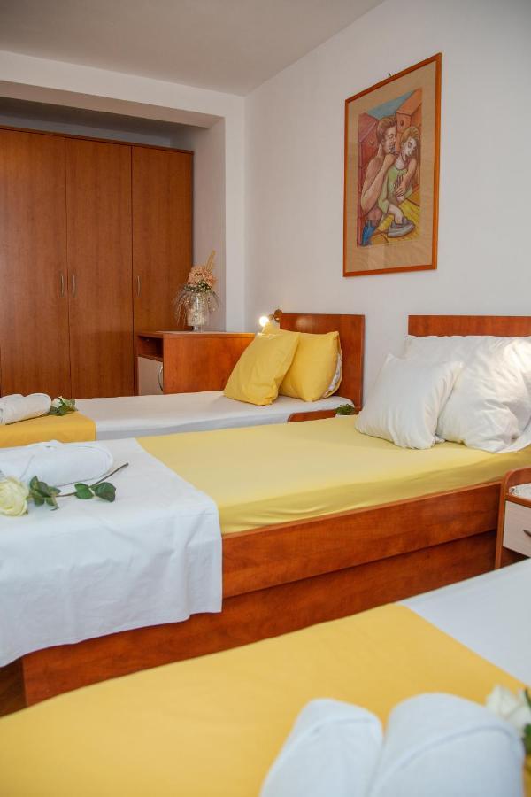 Rooms Magnolia With Pool Novalja Eksteriør bilde